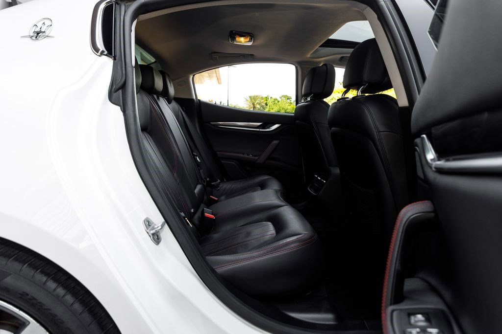 Used 2016 Maserati Ghibli image 15