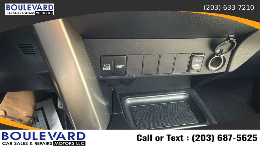 Used 2013 Toyota RAV4 XLE AWD/4WD image 18