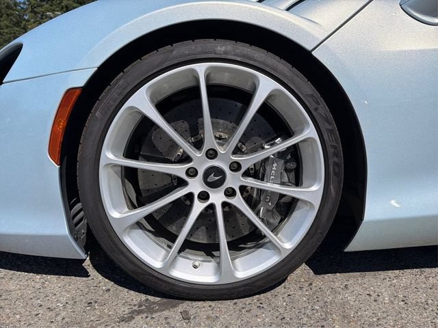 Used 2023 McLaren Artura RWD image 23