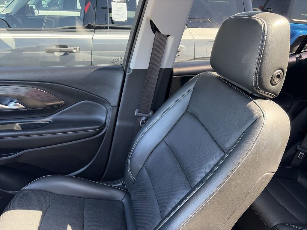 Used 2022 GMC Terrain SLT w/ Infotainment Package II AWD/4WD image 23