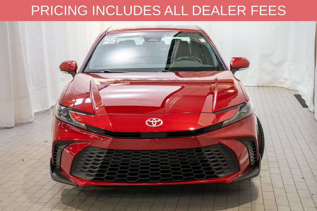 Used 2025 Toyota Camry SE FWD image 2