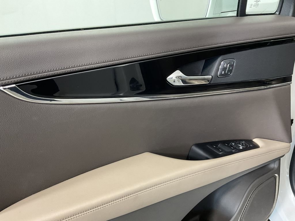 Used 2022 Lincoln Nautilus Reserve image 17