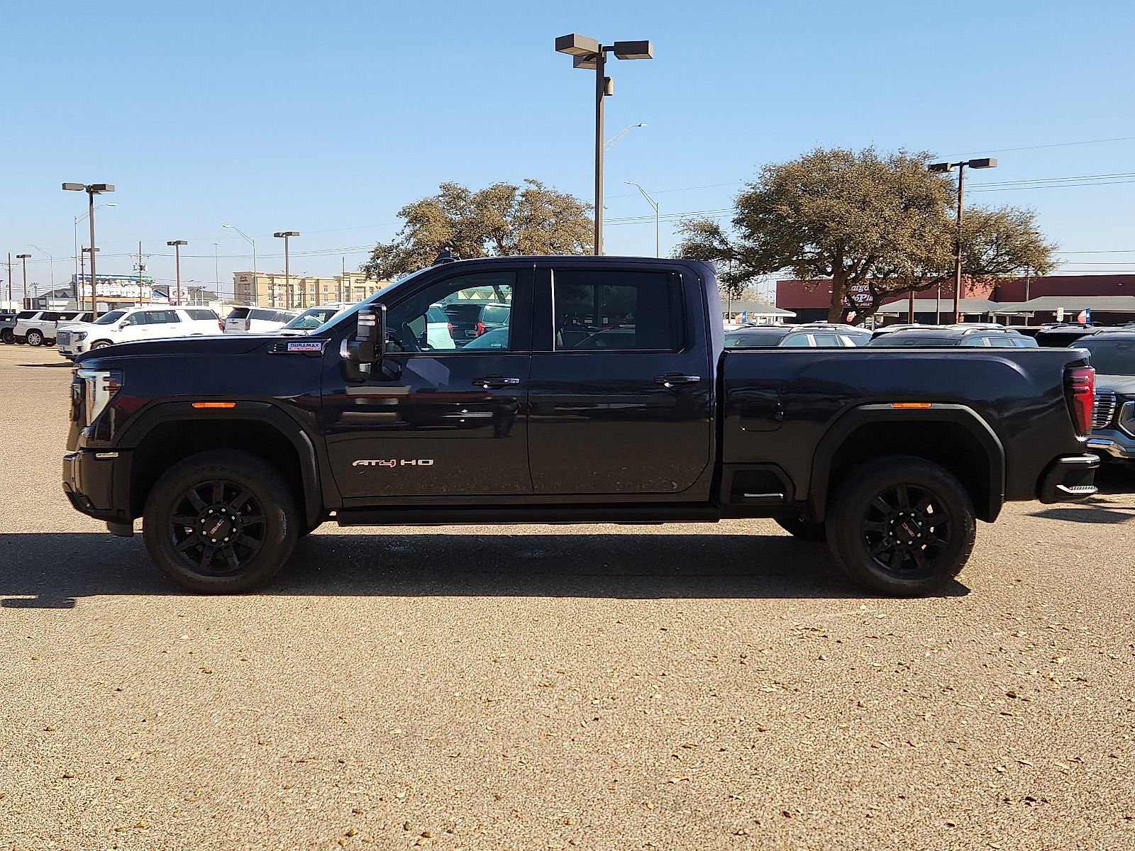 Used 2024 GMC Sierra 2500 AT4 w/ AT4 Premium Plus Package image 2