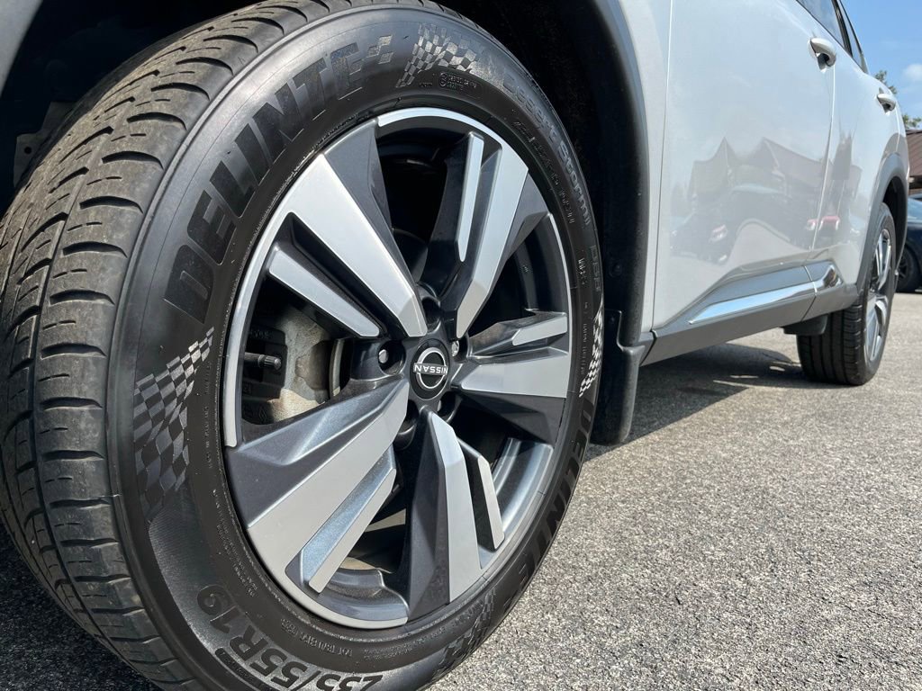 Used 2022 Nissan Rogue SL w/ SL Premium Package image 11