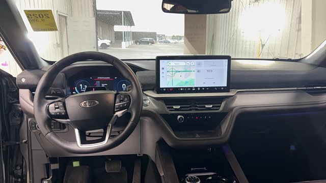 Used 2025 Ford Explorer Platinum image 10