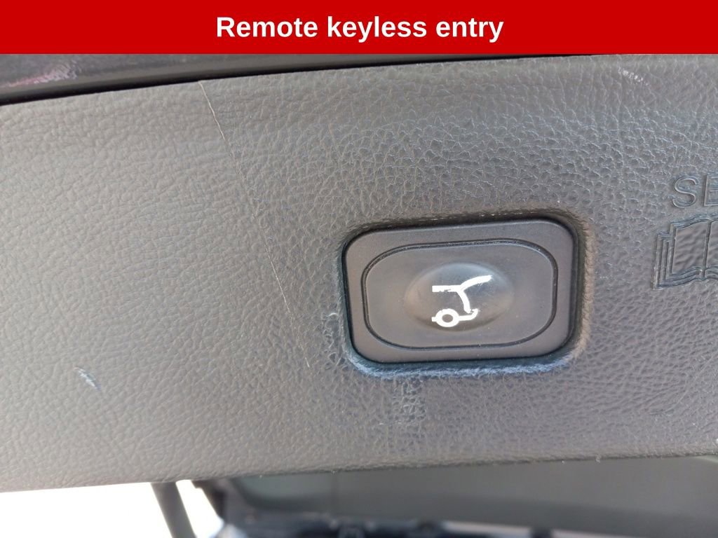 Used 2021 Ford Edge ST-Line w/ Cold Weather Package image 11