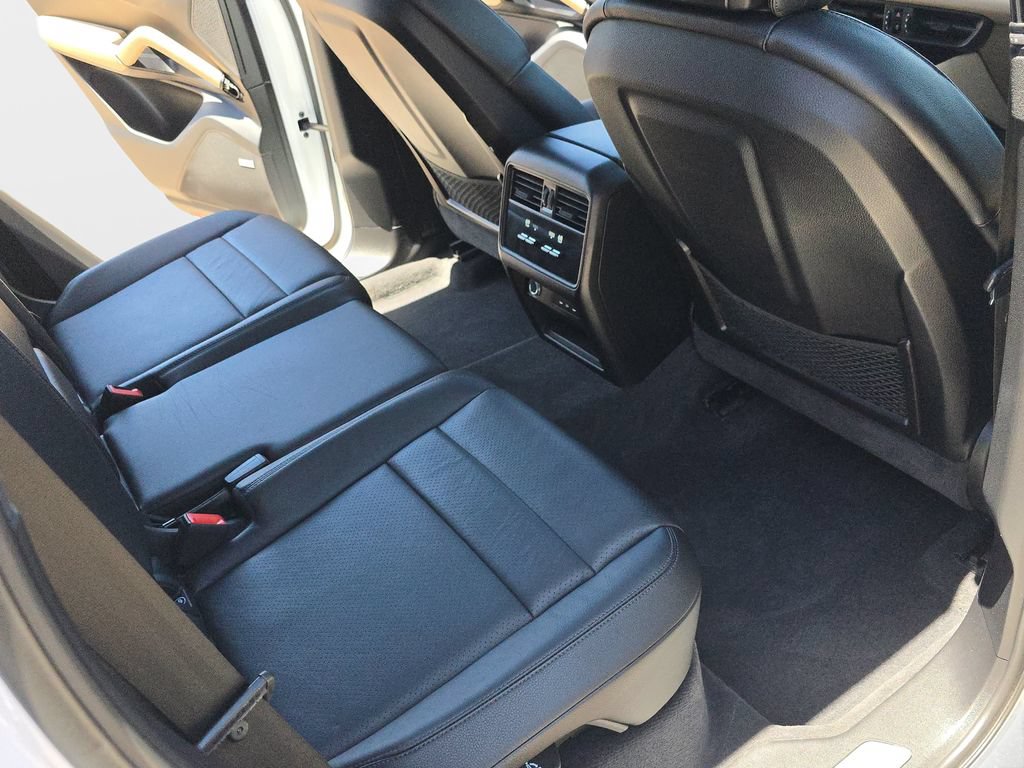 Used 2024 Porsche Cayenne AWD/4WD image 13
