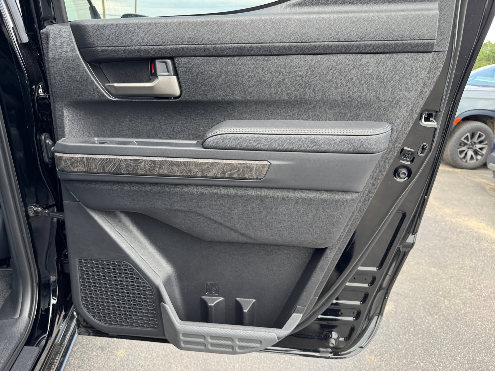 New 2025 Toyota Tacoma Limited image 27