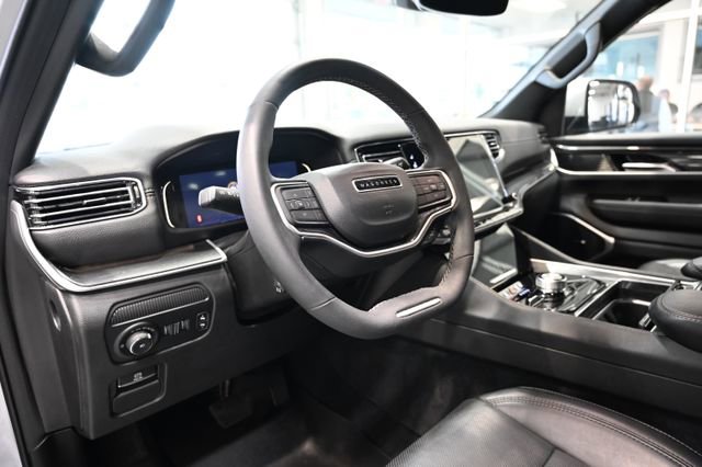Used 2022 Jeep Wagoneer Series I AWD/4WD image 24