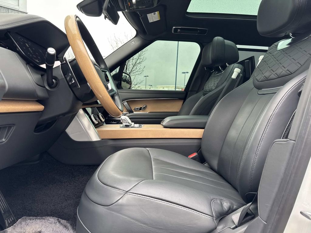 Used 2023 Land Rover Range Rover SV AWD/4WD image 21