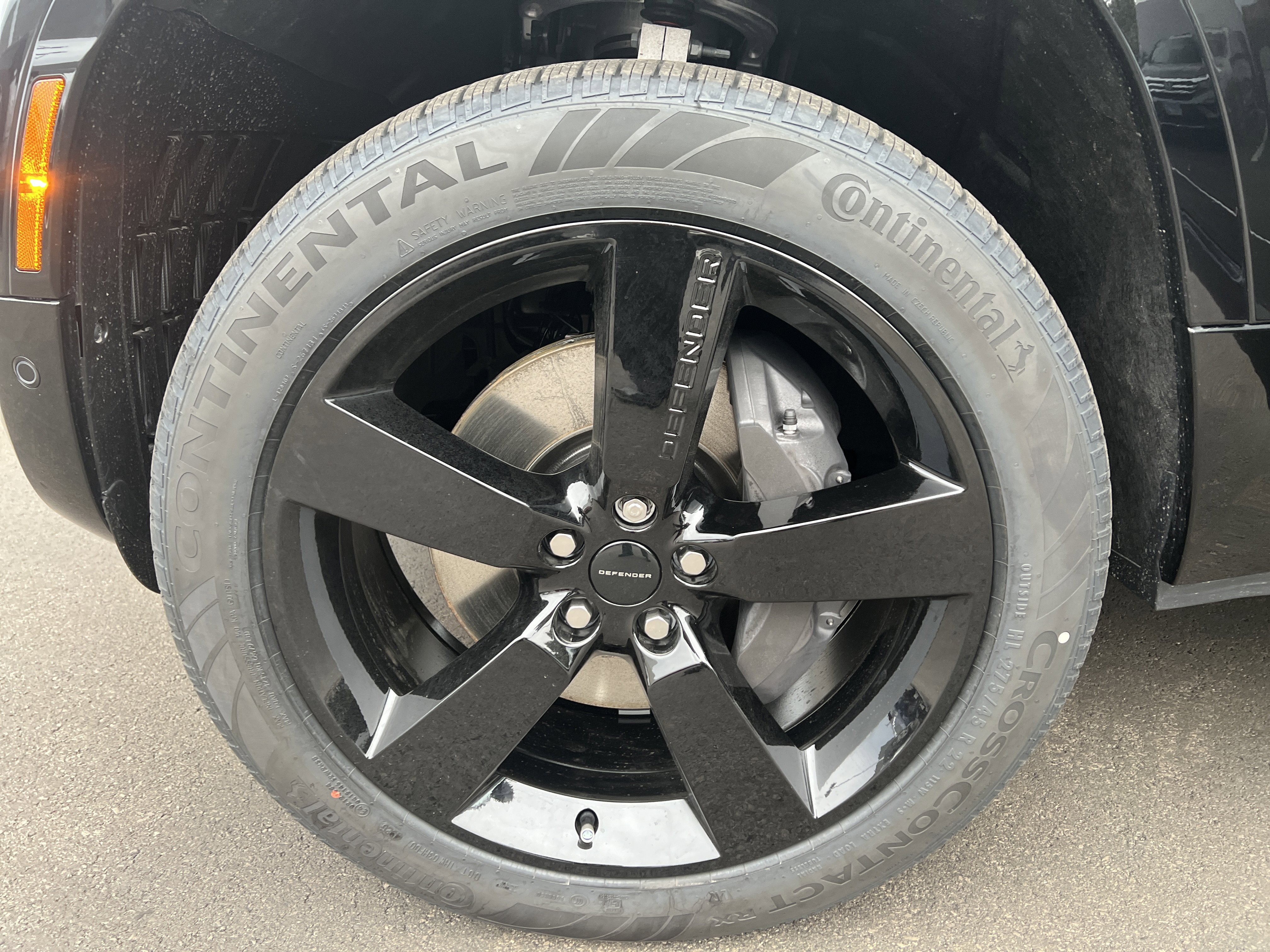 New 2026 Land Rover Defender 110 X-Dynamic SE image 6