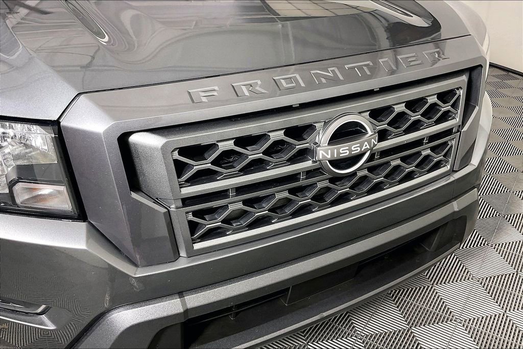 Used 2023 Nissan Frontier SV image 37