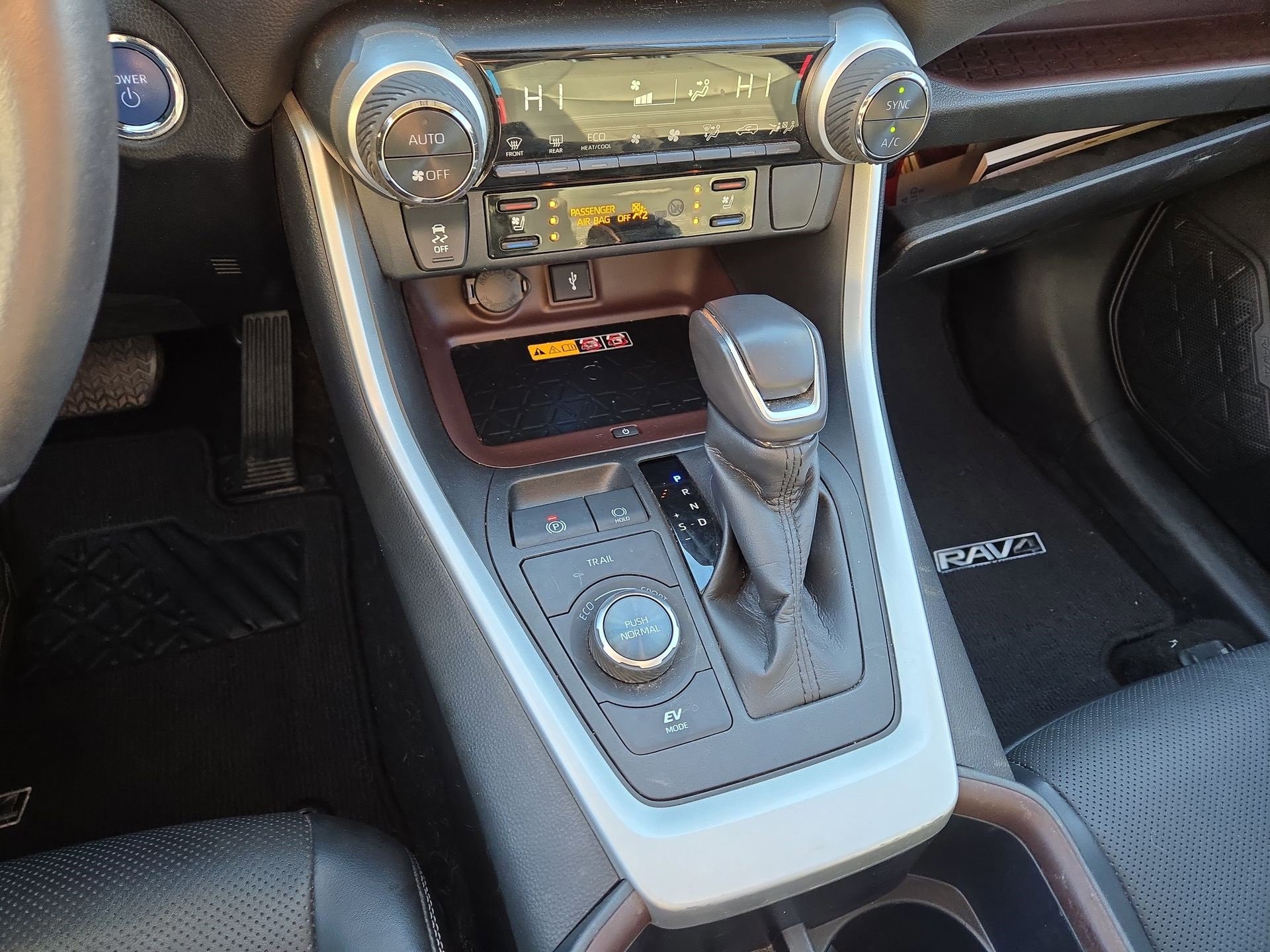 Used 2022 Toyota RAV4 Limited image 22