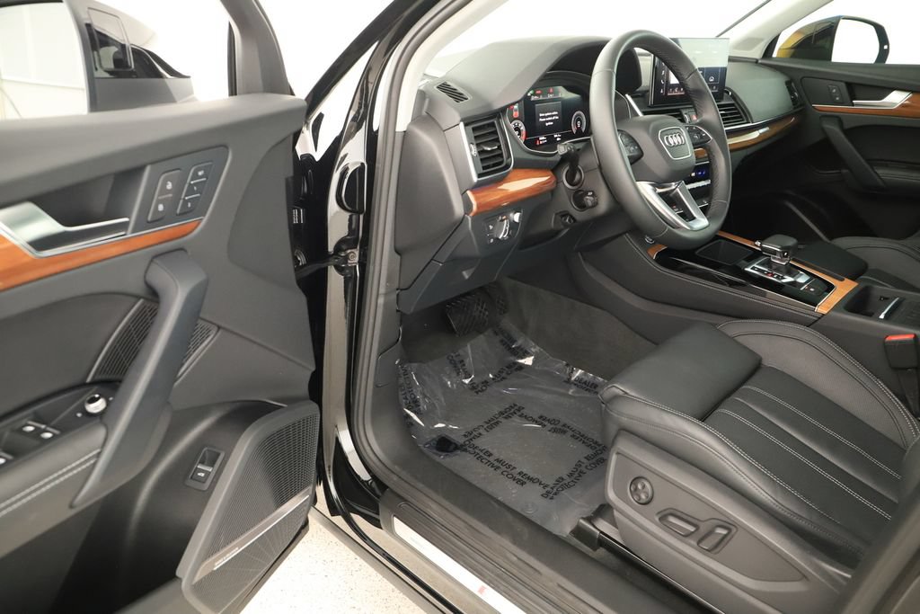 Certified 2023 Audi Q5 2.0T Prestige w/ Prestige Package AWD/4WD image 14