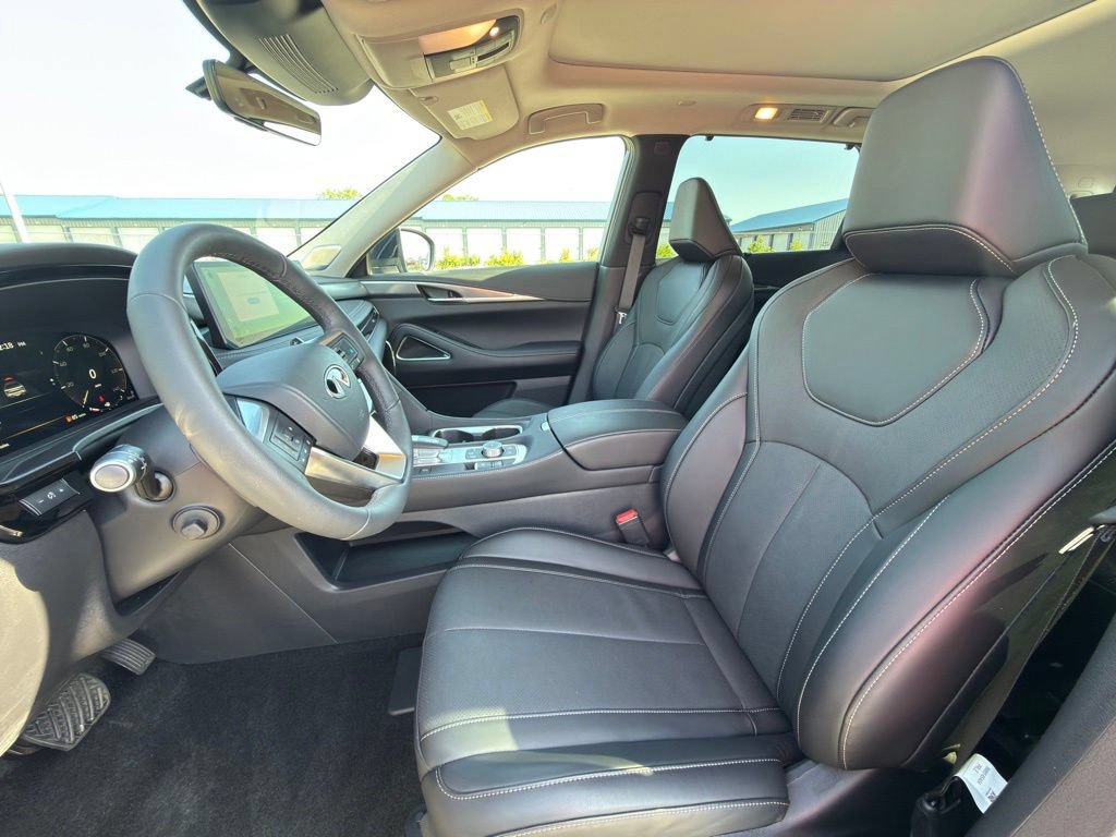 Certified 2026 INFINITI QX60 Luxe w/ Cargo Package AWD/4WD image 15