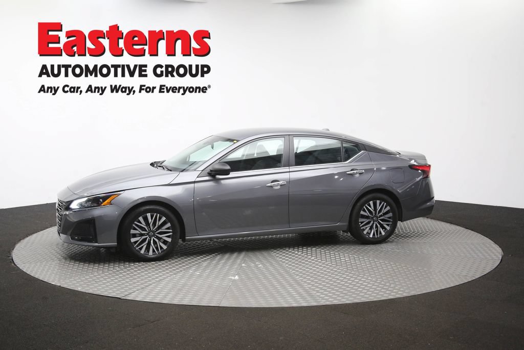 Used 2025 Nissan Altima 2.5 SV FWD image 58