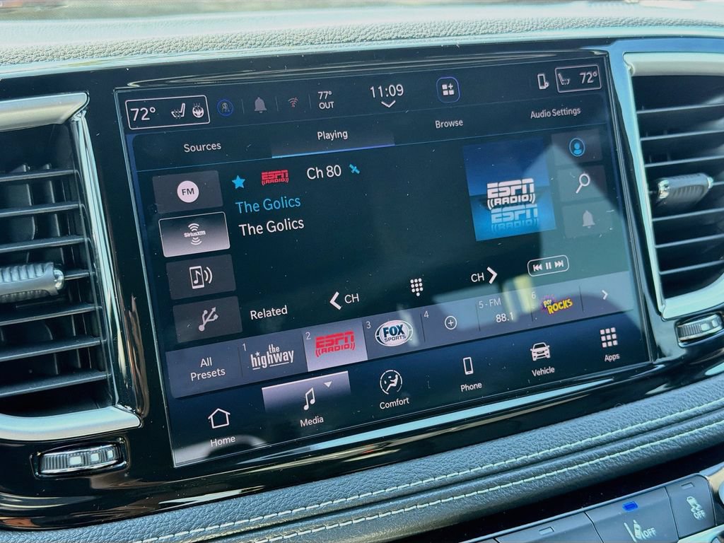 New 2027 Chrysler Pacifica Select FWD image 18