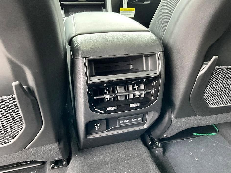 New 2026 Jeep Grand Cherokee Laredo image 28