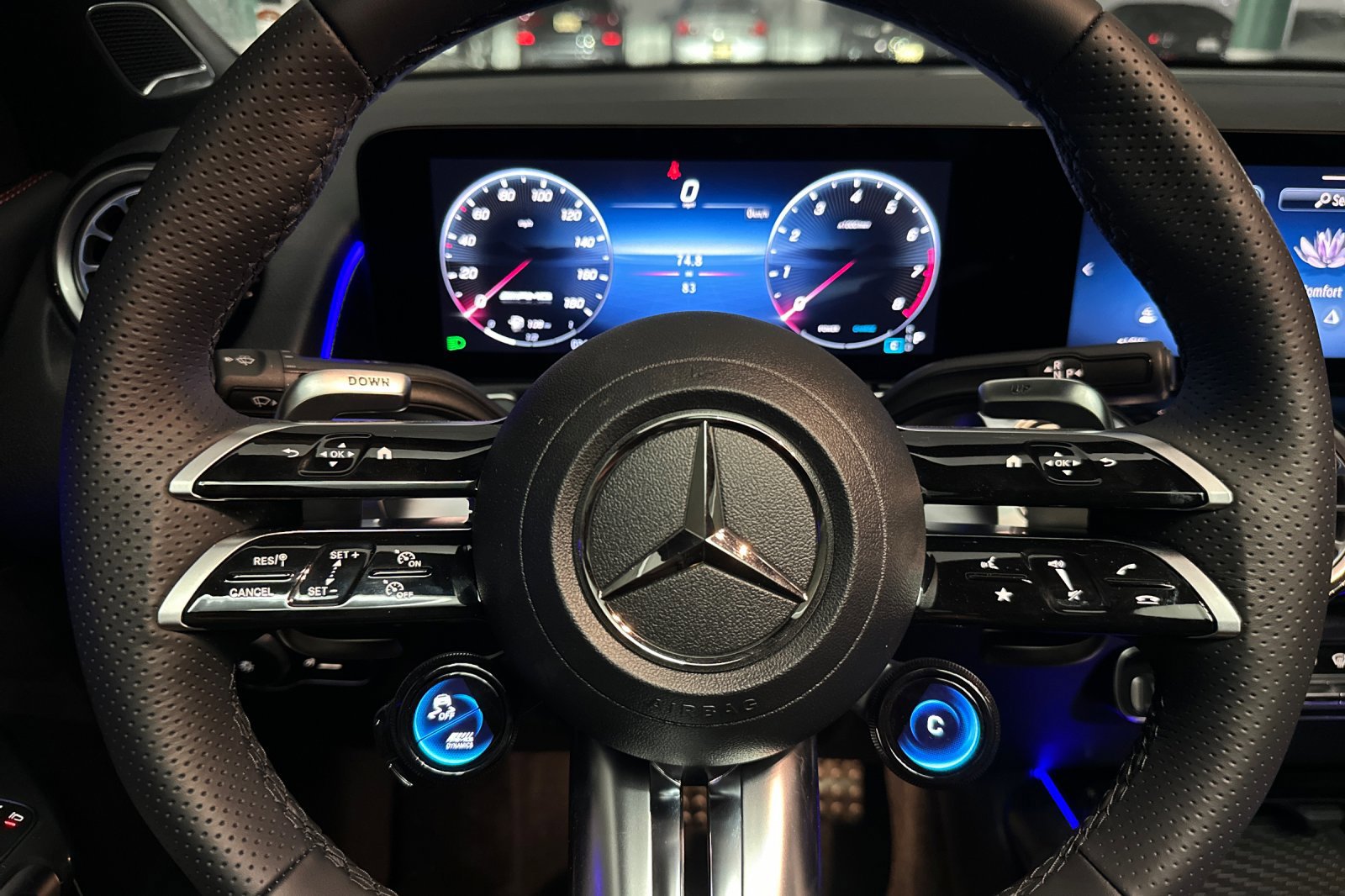 New 2025 Mercedes-Benz GLB 35 AMG 4MATIC image 14