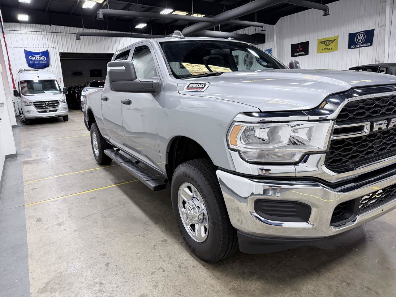 Used 2024 RAM 2500 Tradesman w/ Chrome Appearance Group AWD/4WD image 17