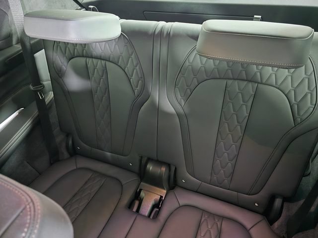 Used 2025 BMW X7 M60i AWD/4WD image 20