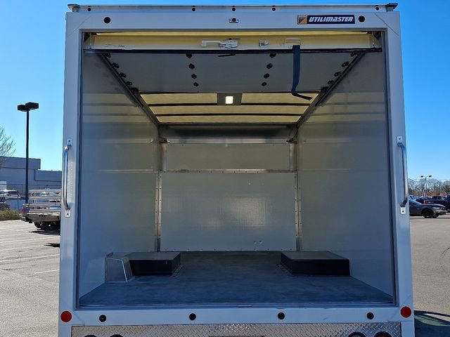 Used 2024 Ford E-450 and Econoline 450 Super Duty w/ Driver's Safety Package RWD image 27