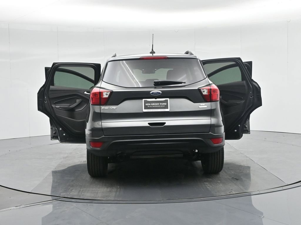 Used 2019 Ford Escape SE image 36