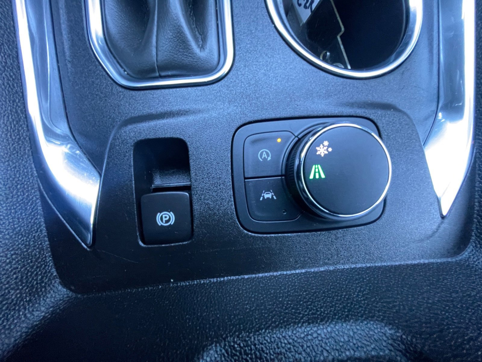 Used 2023 Chevrolet Traverse LT image 25