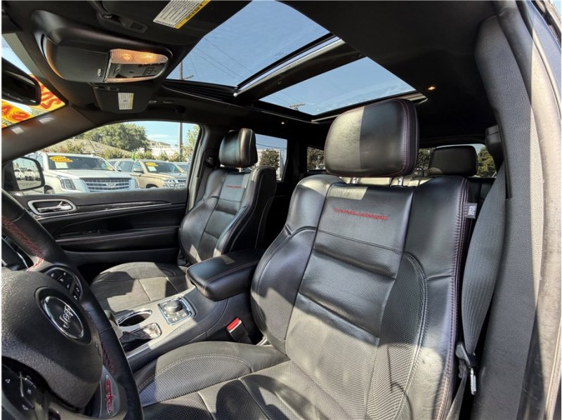 Used 2018 Jeep Grand Cherokee Trailhawk w/ Trailhawk Luxury Group image 19