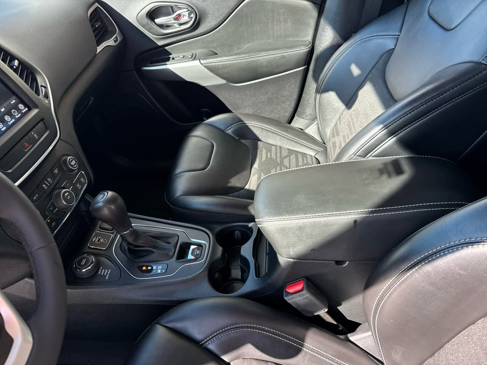 Used 2022 Jeep Cherokee Latitude w/ Trailer Tow Group image 20