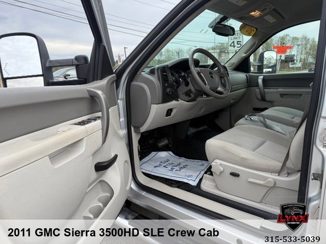 Used 2011 GMC Sierra 3500 SLE w/ SLE Preferred Package AWD/4WD image 10