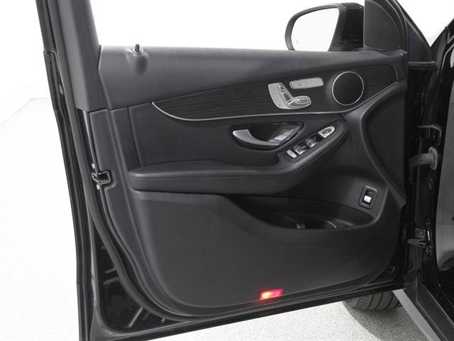 Used 2022 Mercedes-Benz GLC 300 4MATIC image 4