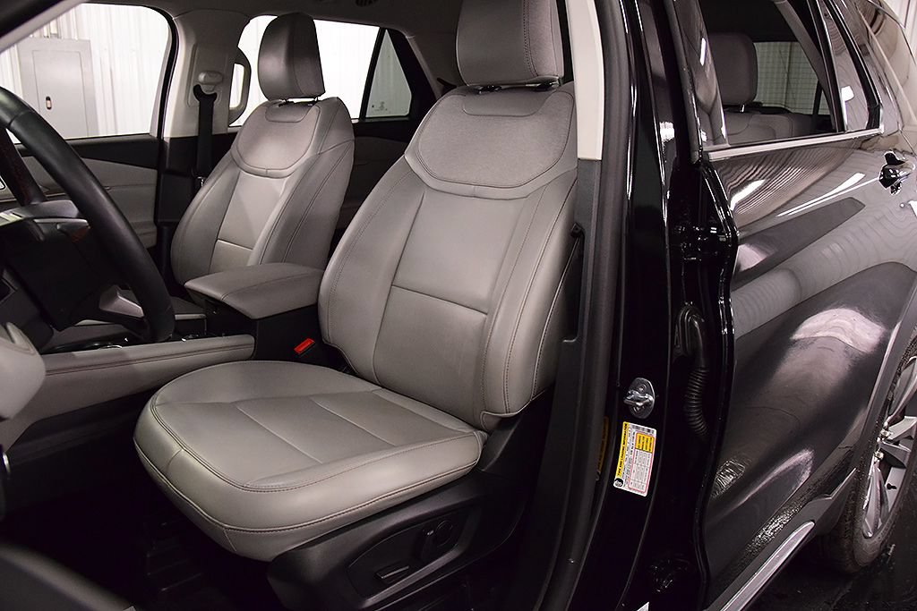 Used 2025 Ford Explorer Active w/ Active Comfort Package AWD/4WD image 30