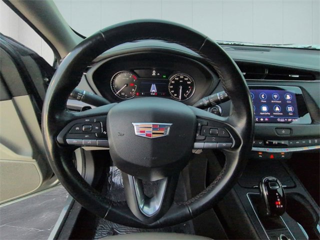 Used 2023 Cadillac XT4 Premium Luxury image 12
