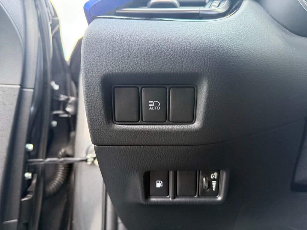 Certified 2022 Toyota C-HR XLE image 14