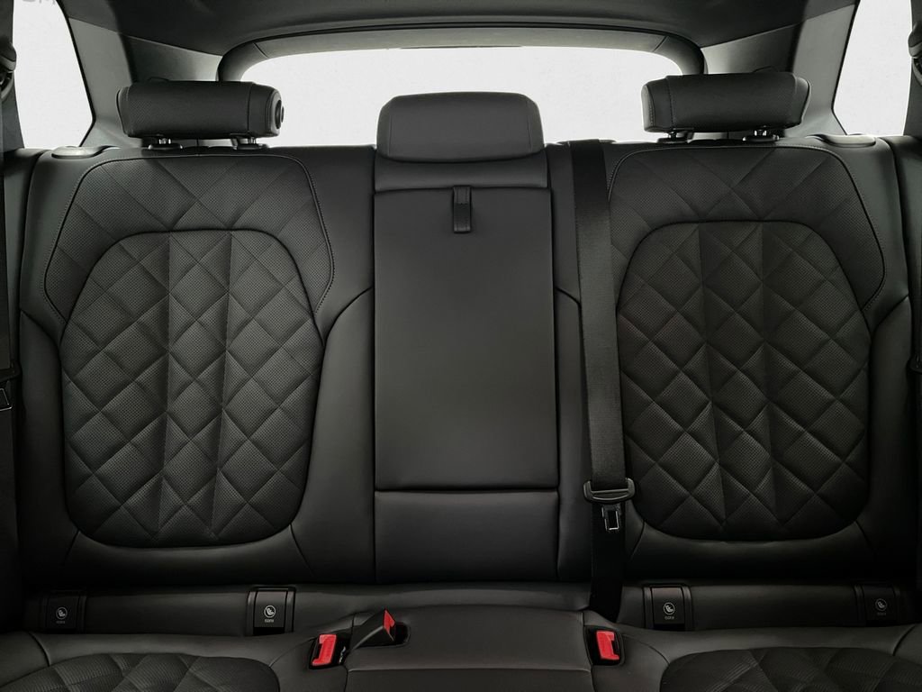 New 2026 BMW X5 M60i image 11