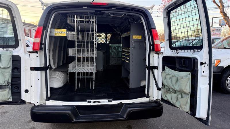 Used 2011 Chevrolet Express 2500 RWD image 27