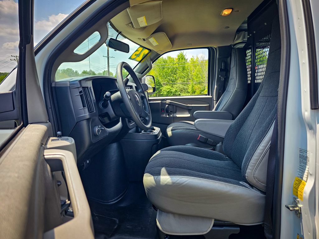 Used 2025 GMC Savana 2500 w/ Driver Convenience Package RWD image 11