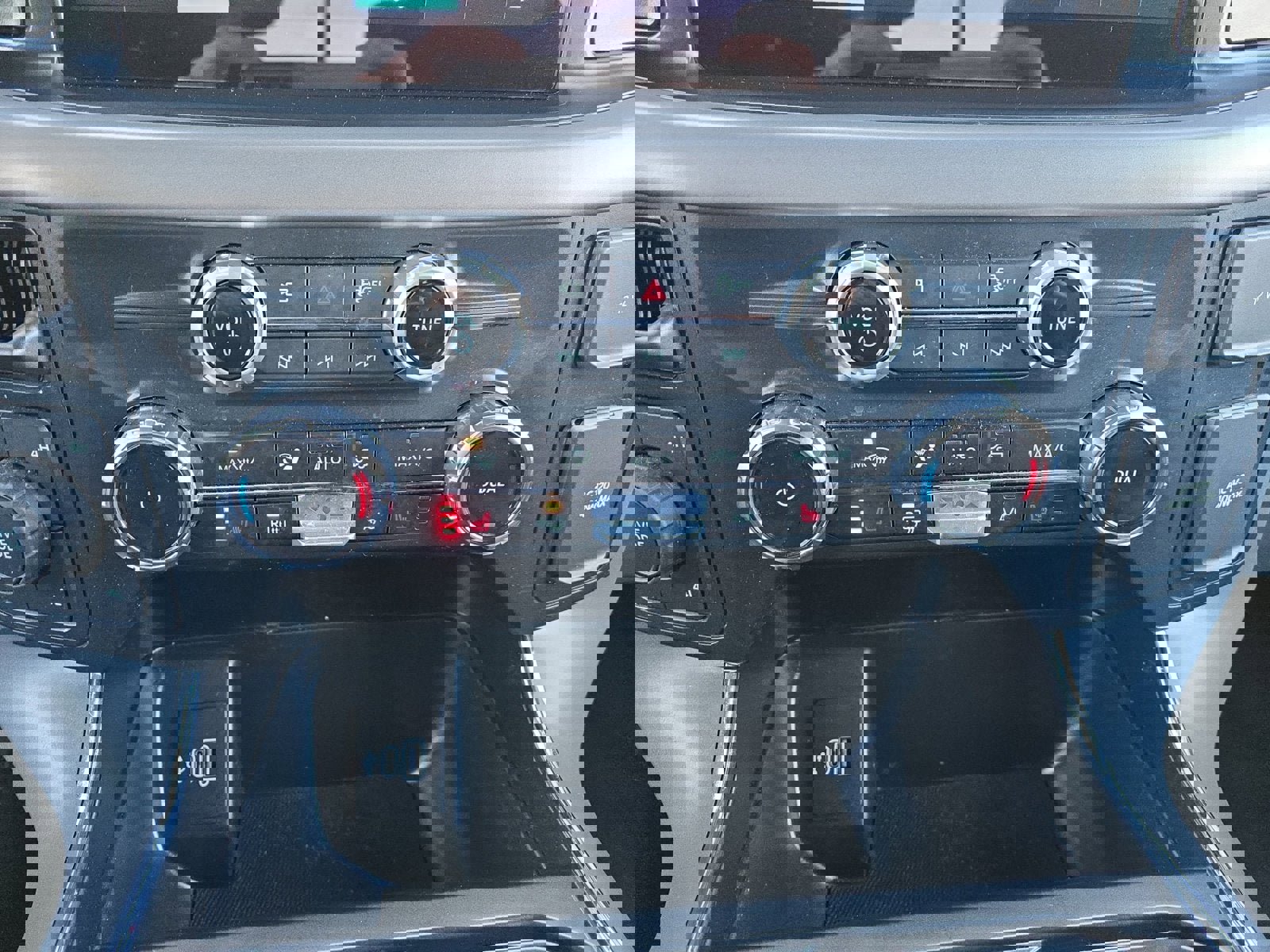 Certified 2025 Ford F150 XLT w/ Equipment Group 302A MID image 20