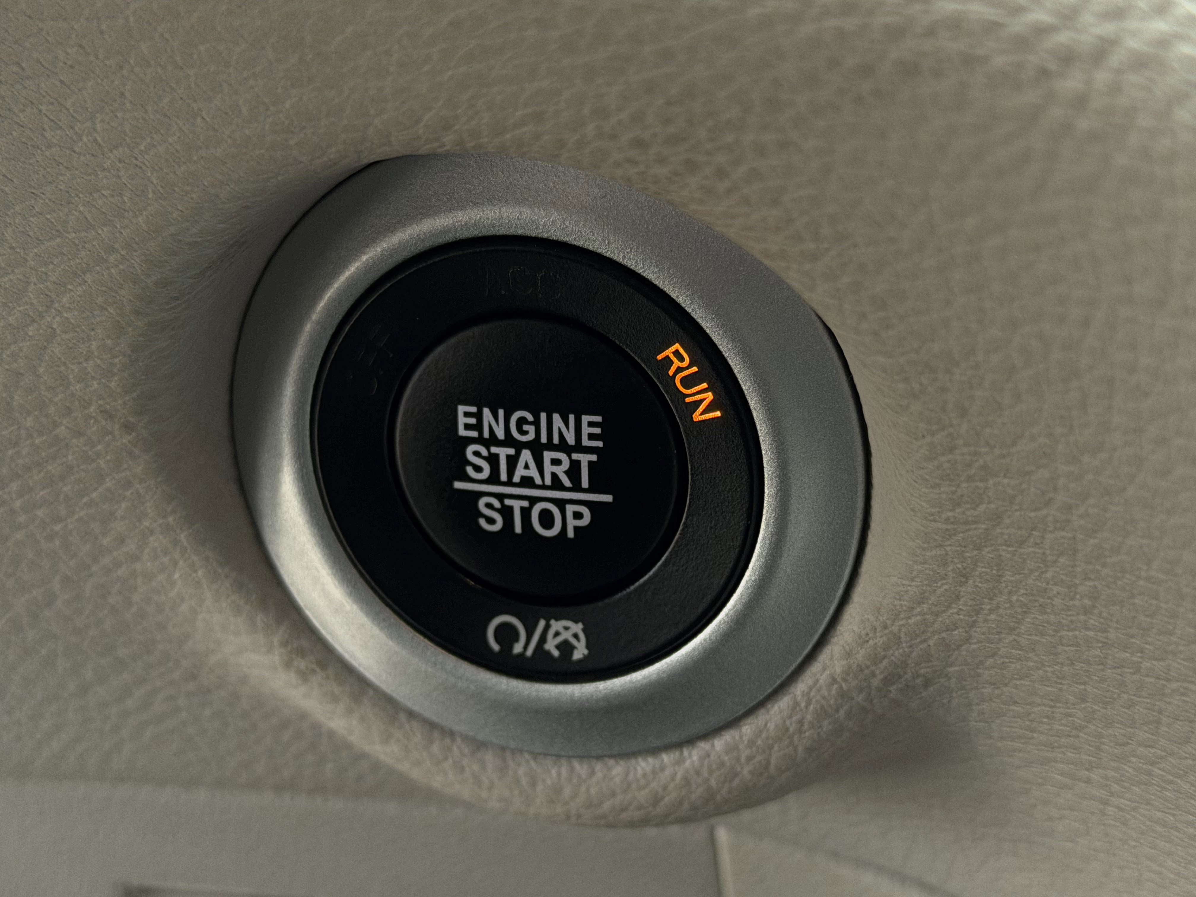 Used 2024 Chrysler Pacifica Limited FWD image 23