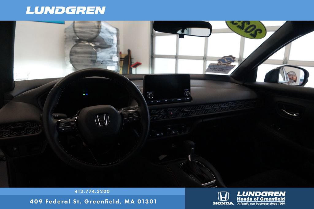 Used 2025 Honda HR-V Sport image 16