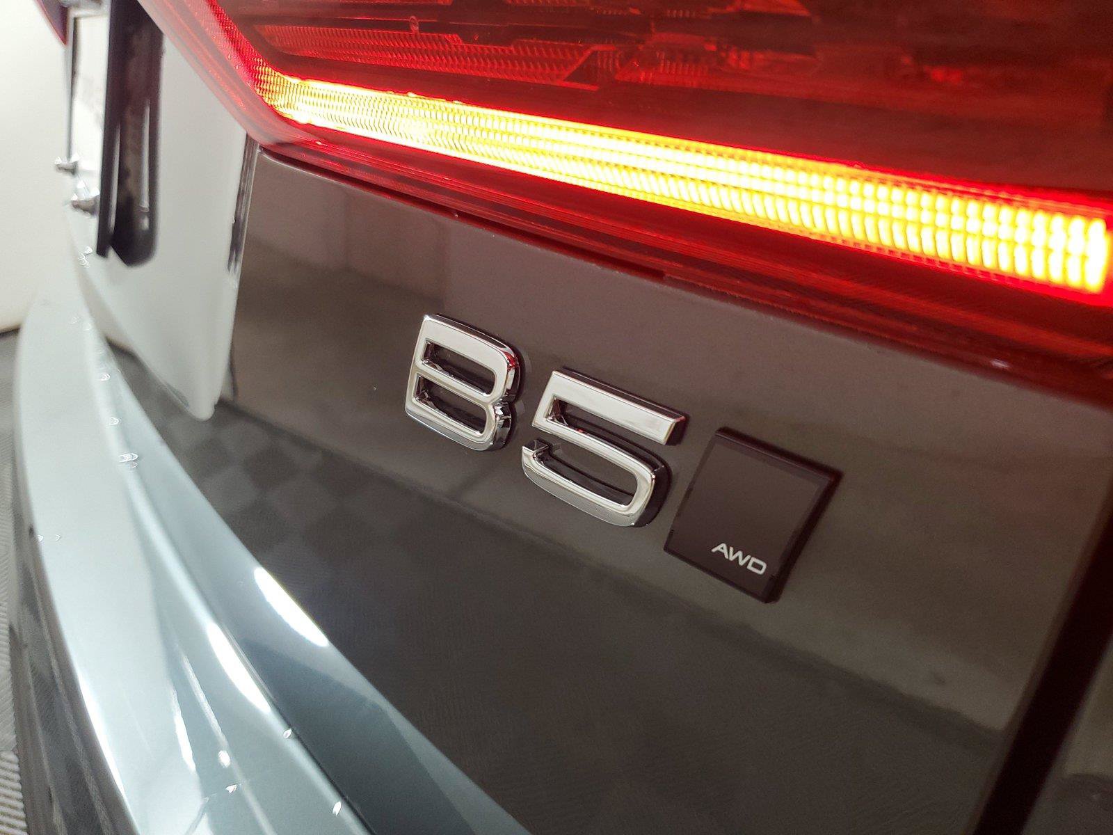 New 2027 Volvo XC60 B5 Plus AWD/4WD image 7