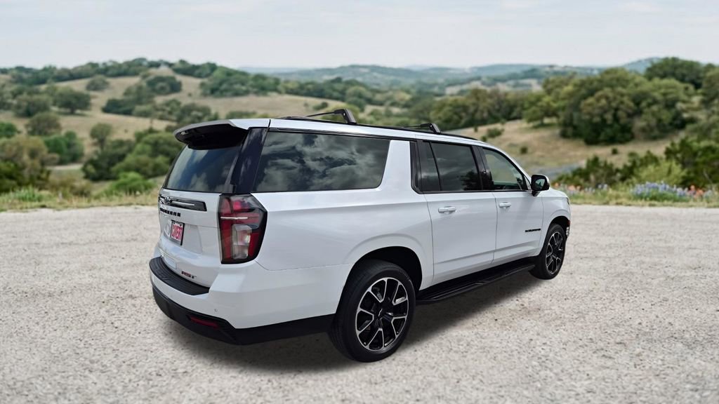 Used 2023 Chevrolet Suburban RST w/ Luxury Package AWD/4WD image 10