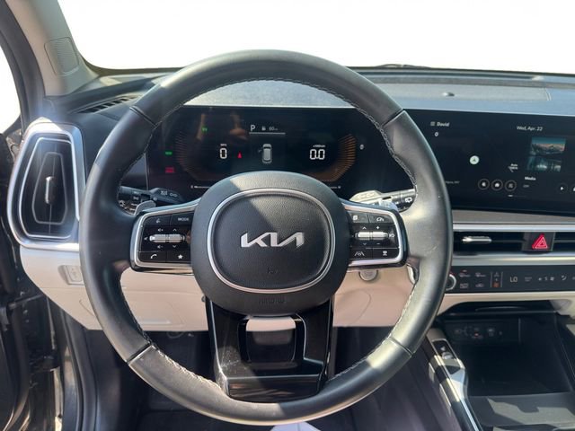 Used 2025 Kia Sorento EX w/ EX Panoramic Sunroof Package AWD/4WD image 13