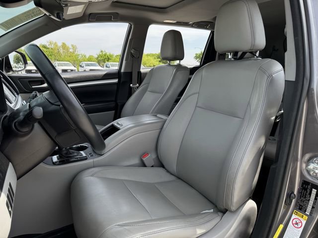Used 2017 Toyota Highlander XLE image 27