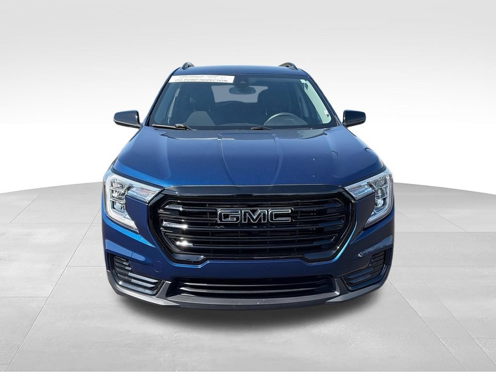 Used 2023 GMC Terrain SLE w/ Driver Convenience Package FWD image 3