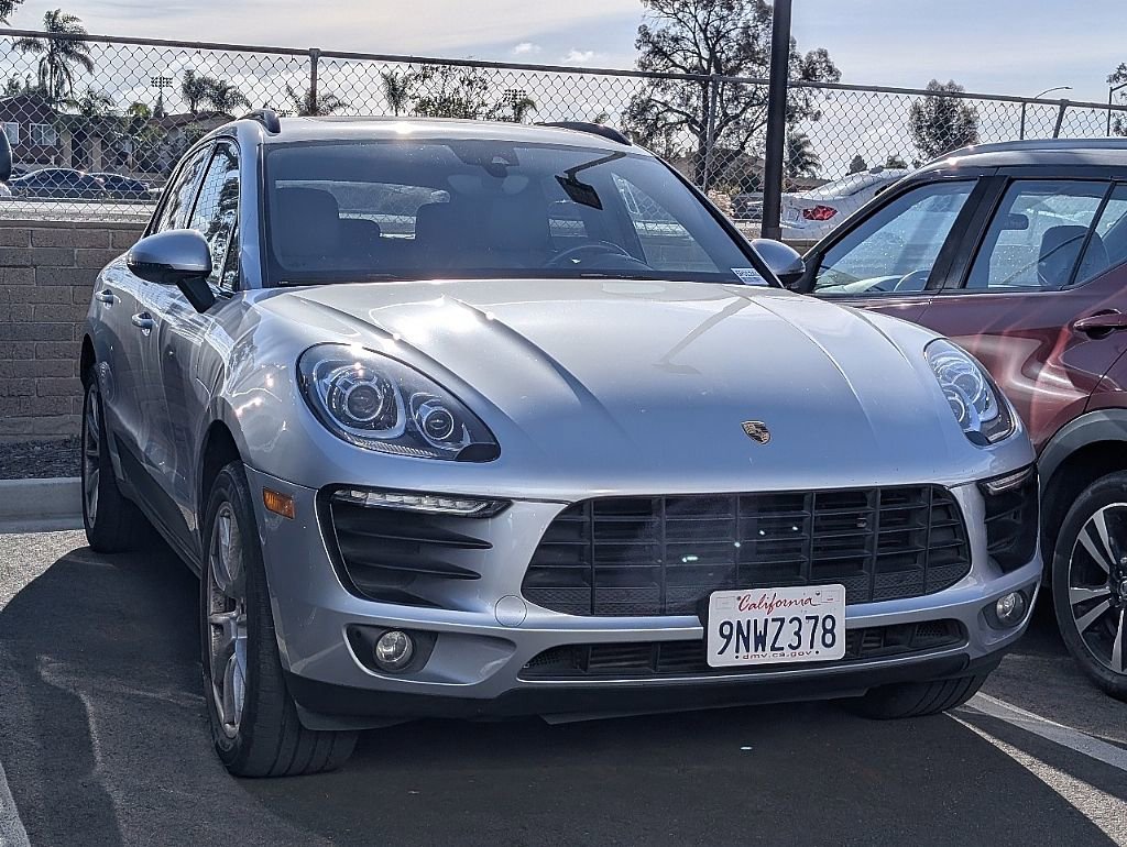 Used 2017 Porsche Macan AWD/4WD image 12