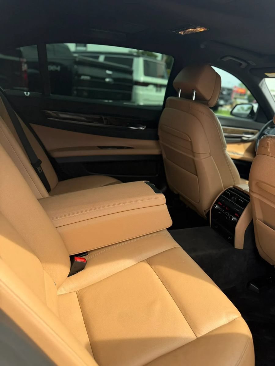 Used 2013 BMW 740Li xDrive AWD/4WD image 19
