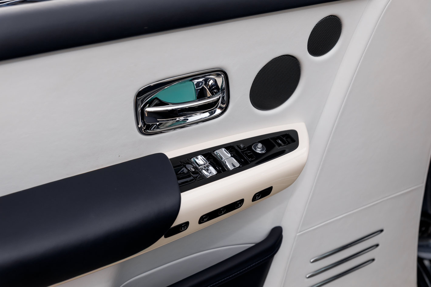 Certified 2020 Rolls-Royce Phantom Sedan RWD image 21