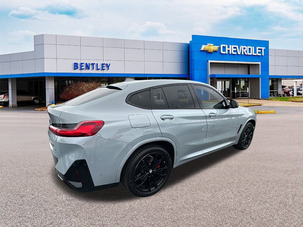 Used 2024 BMW X4 M40i w/ Premium Package image 5